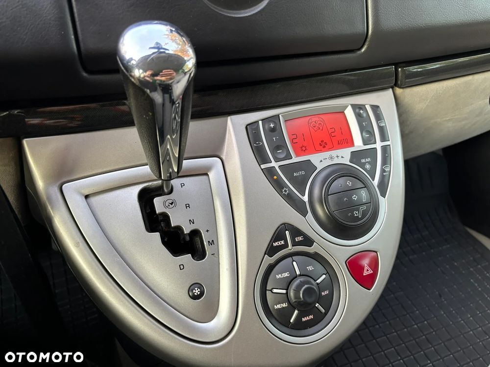 Peugeot 807 HDi 170 Bi-Turbo Automatik Platinum Pullmann - 38