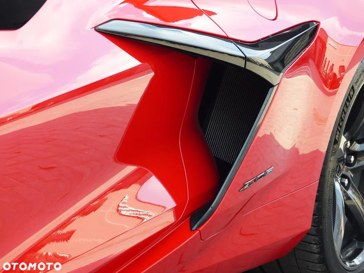 Chevrolet Corvette - 24