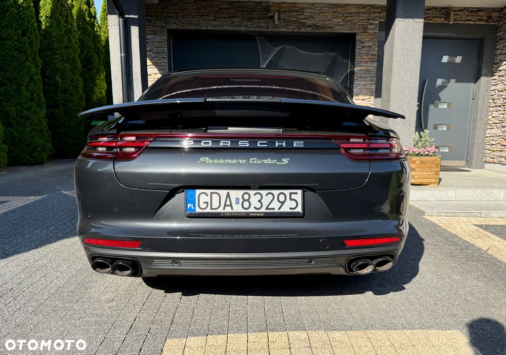 Porsche Panamera Turbo S - 6