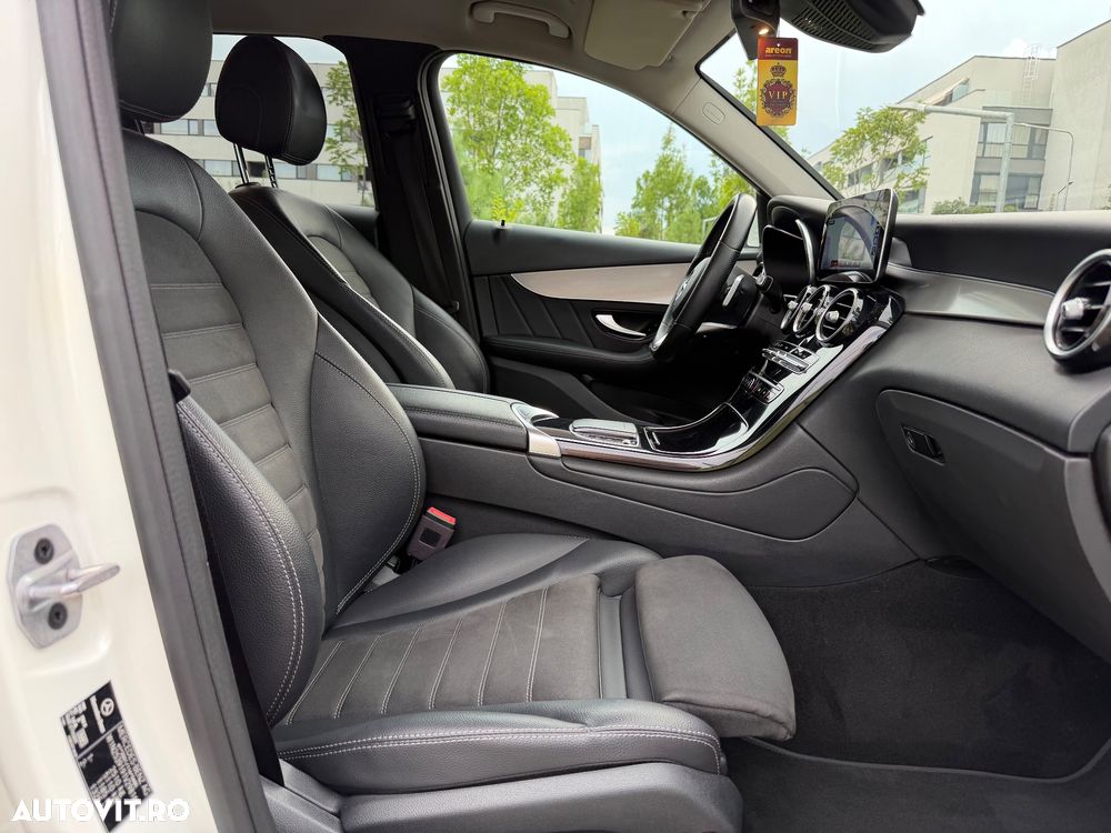 Mercedes-Benz GLC 300 d 4MATIC 9G-TRONIC AMG Line Plus - 15