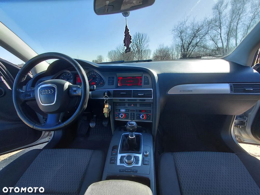 Audi A6 Avant 2.4 quattro - 23