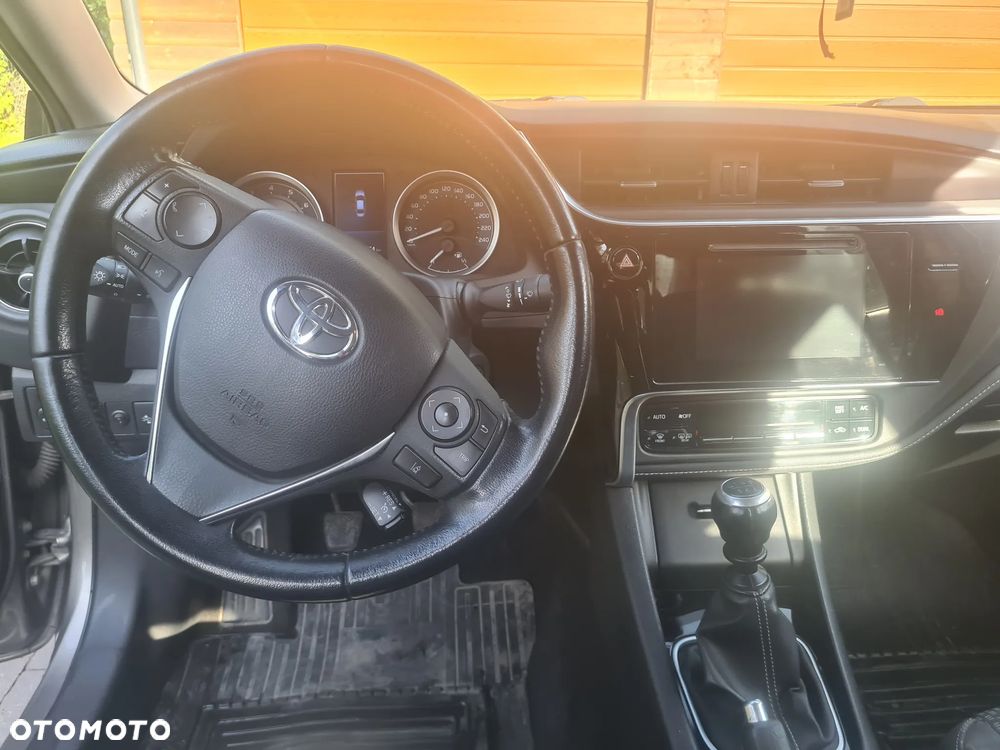 Toyota Corolla 1.6 Comfort - 10