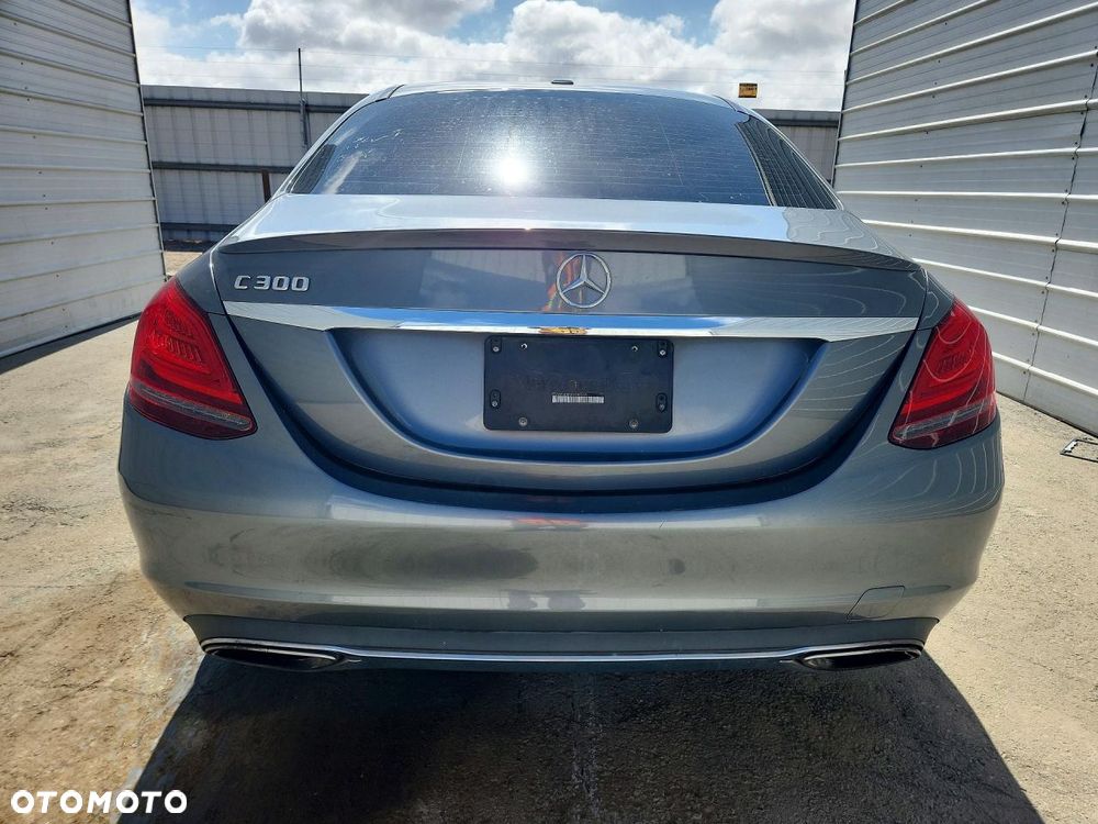 Mercedes-Benz Klasa C 300 4Matic 9G-TRONIC Exclusive - 6