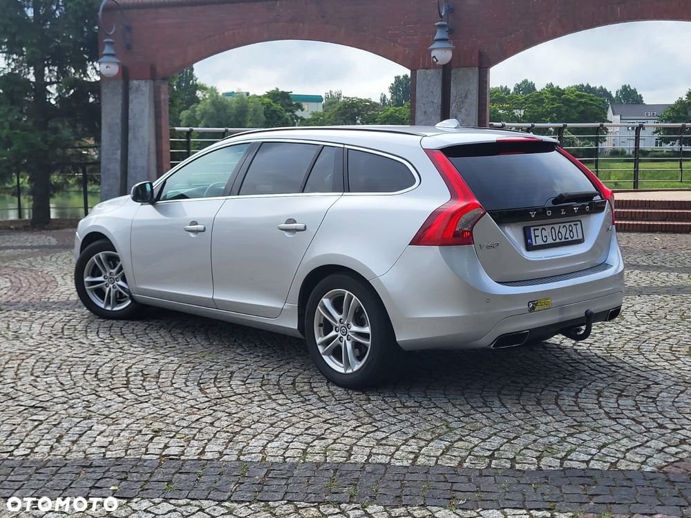 Volvo V60 D4 Geartronic Momentum - 3
