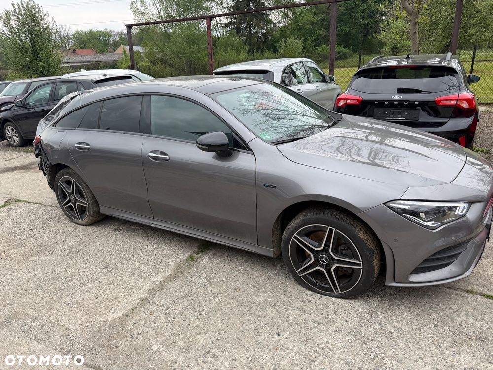 Mercedes-Benz CLA 250 e 8G-DCT AMG Line - 22