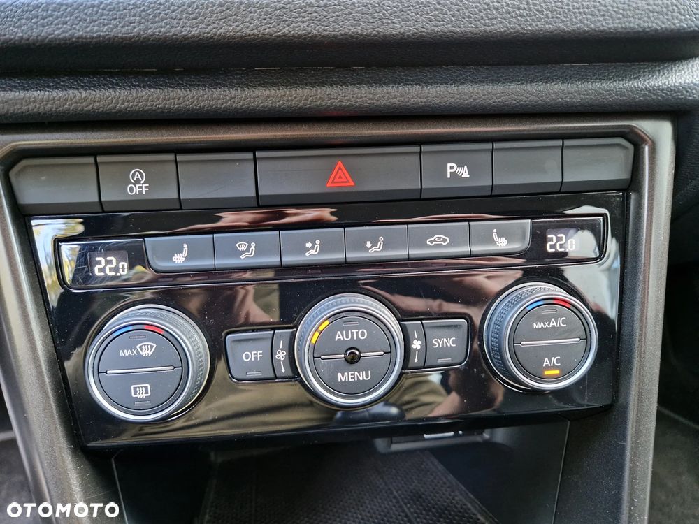 Volkswagen T-Roc 1.0 TSI Premium - 22
