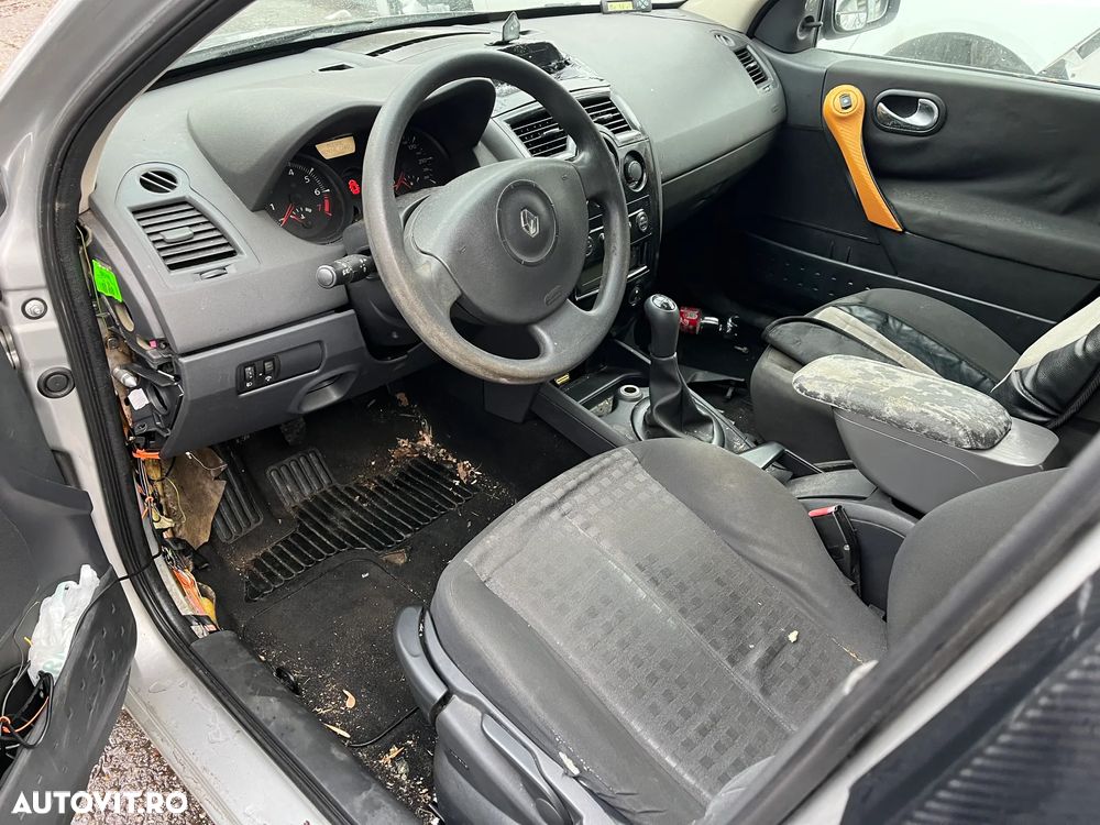 Dezmembrez Renault Megane II facelift 2007 gri argintiu 1,6 16v benzina TED69 - 5