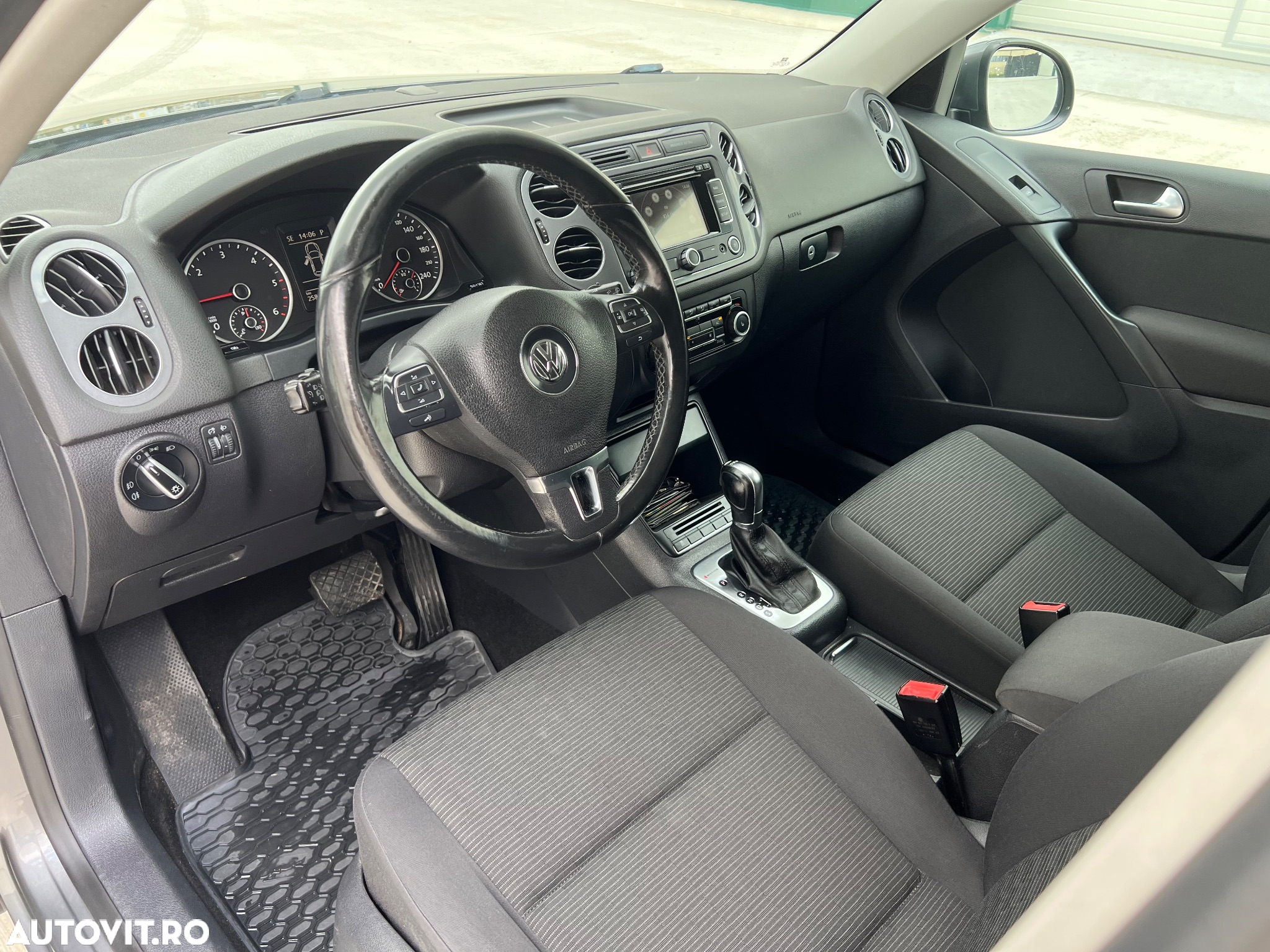 Volkswagen Tiguan 2.0 TDI 4Motion DSG Sport & Style - 11