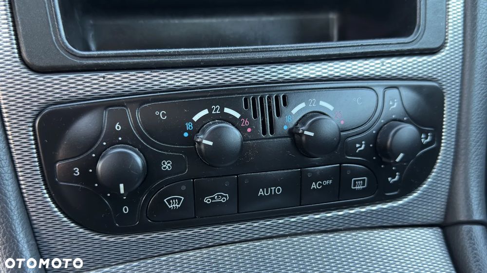 Mercedes-Benz CLK 320 Avantgarde - 26