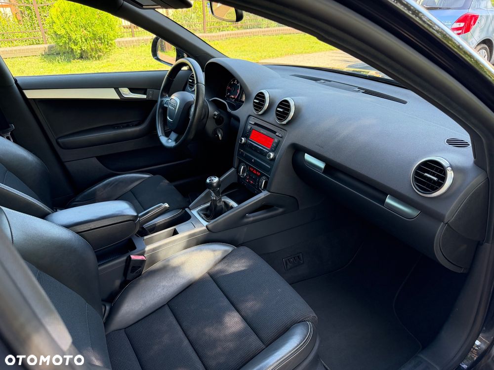 Audi A3 Sportback 2.0 TDI DPF S line Sportpaket - 8