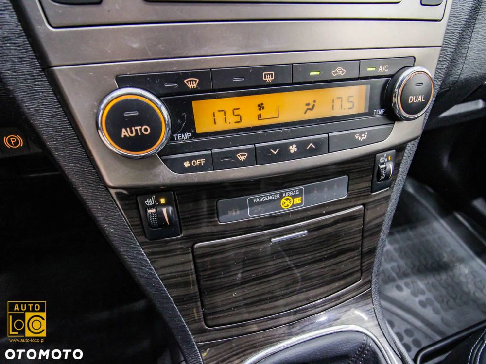 Toyota Avensis 2.0 D-4D Premium - 21