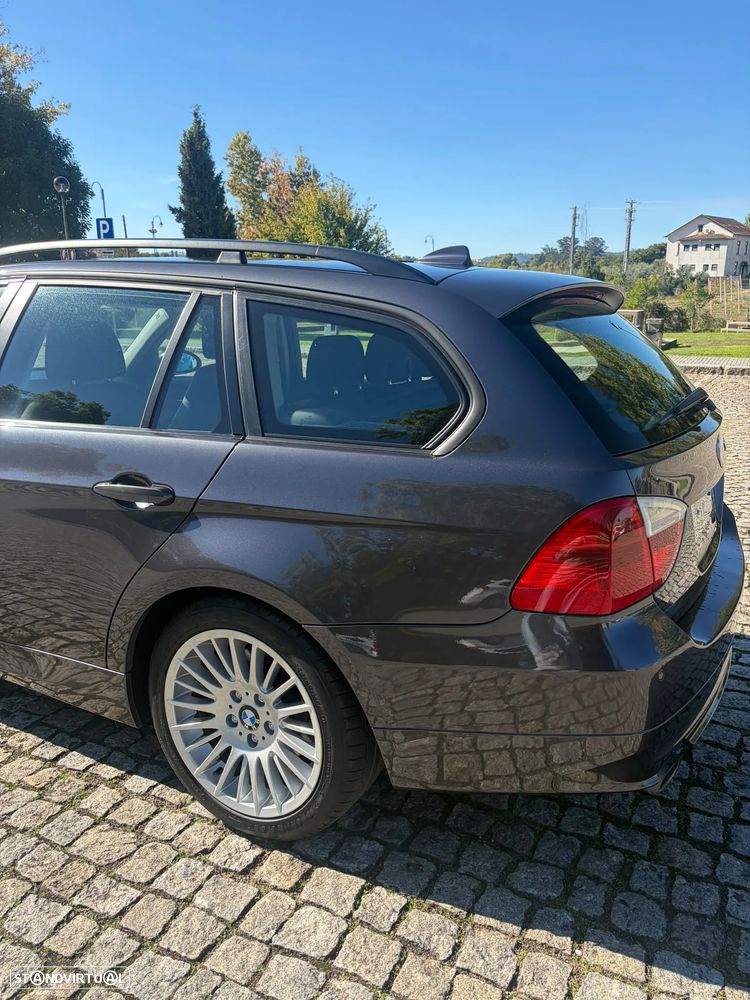 BMW 320 d Sport - 9