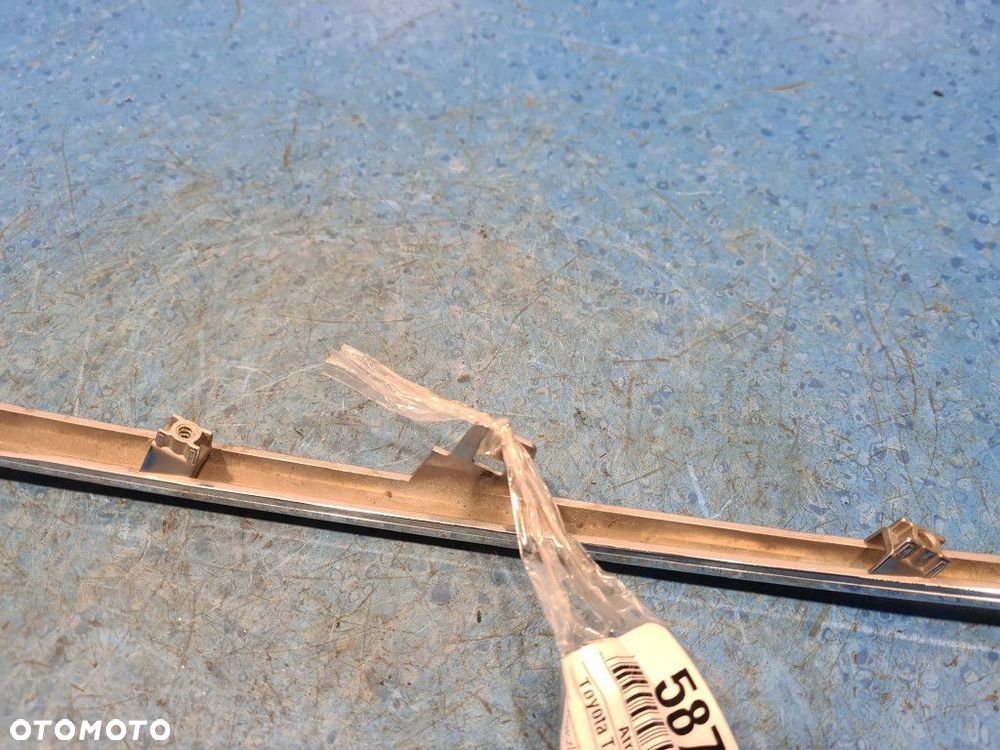 TOYOTA COROLLA E21 LISTWA ATRAPY GRILLA LEWA 53124-022807440 - 8
