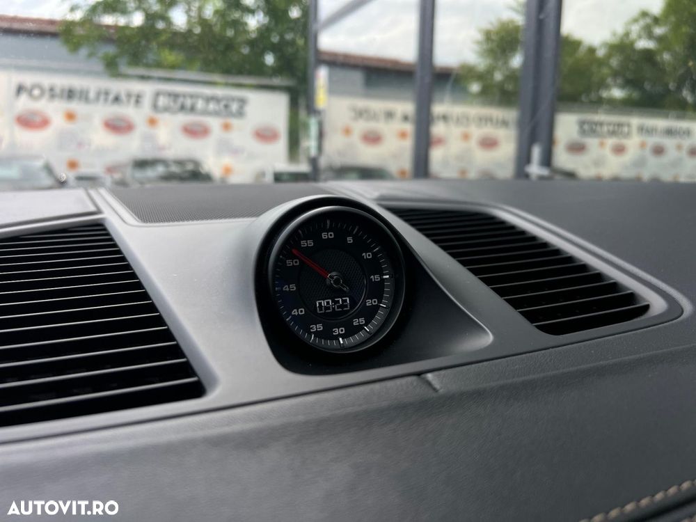 Porsche Cayenne - 33