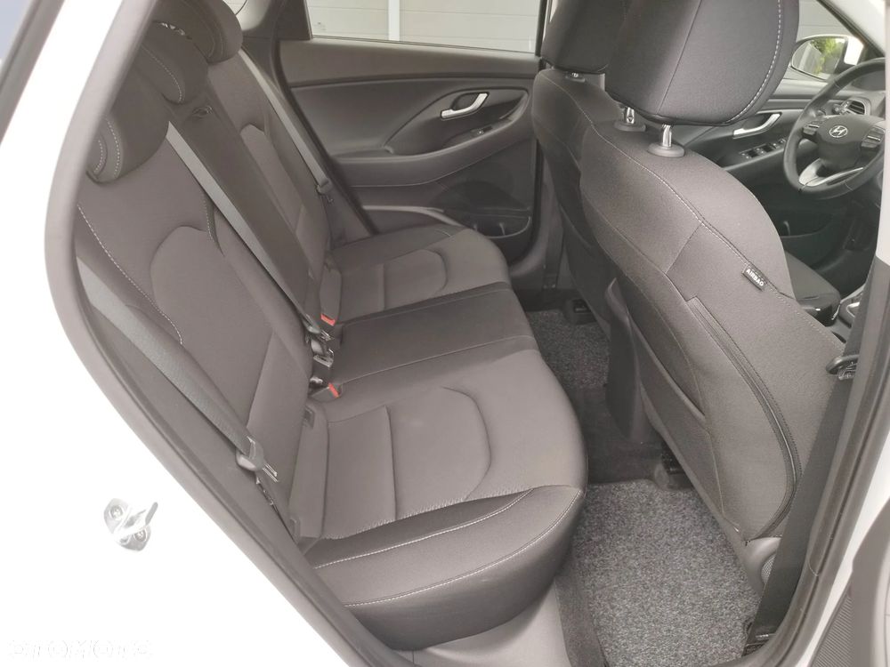 Hyundai i30 1.4 Trend - 27