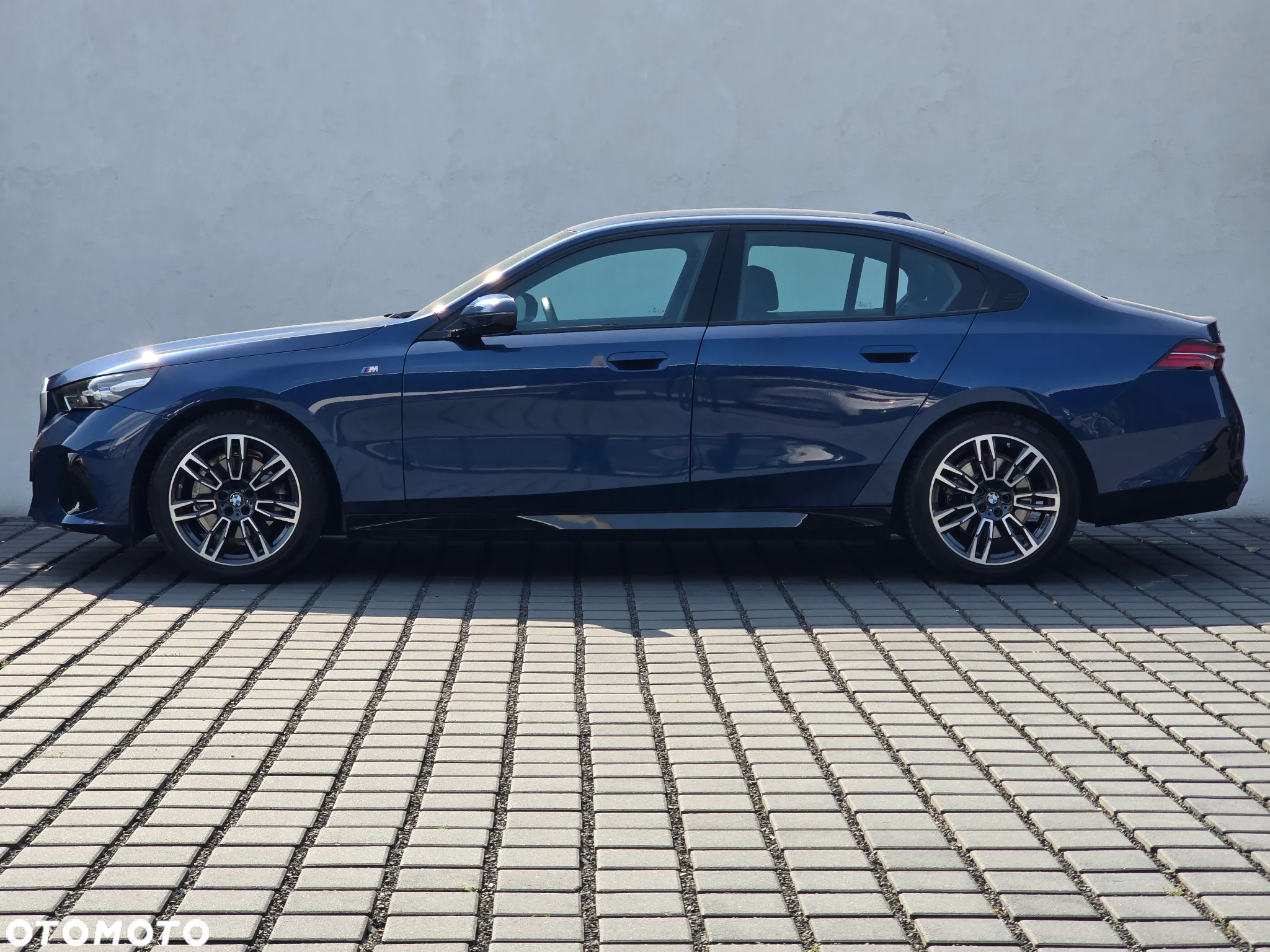 BMW Seria 5 520d xDrive - 4