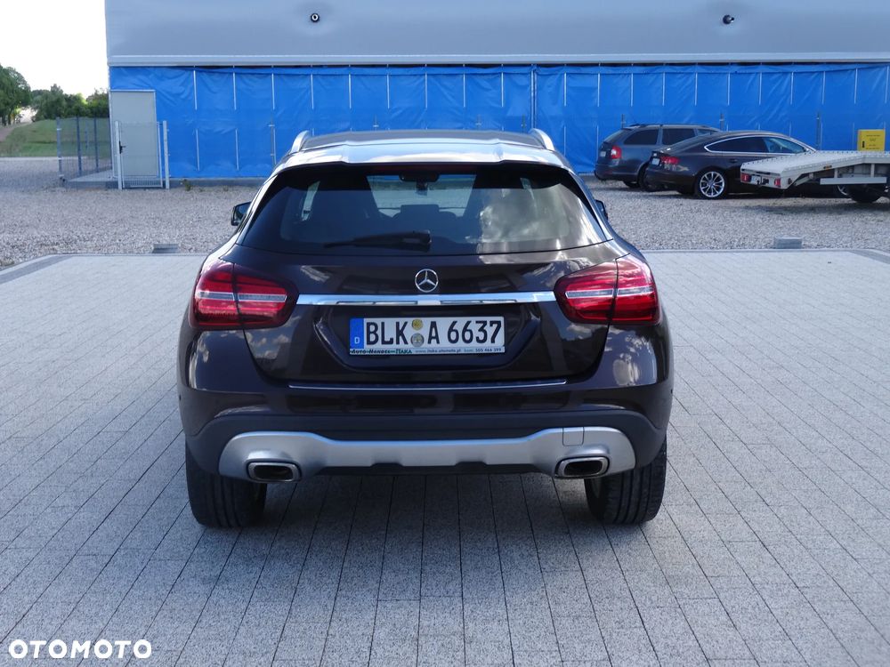 Mercedes-Benz GLA 200 d 4Matic 7G-DCT UrbanStyle Edition - 9