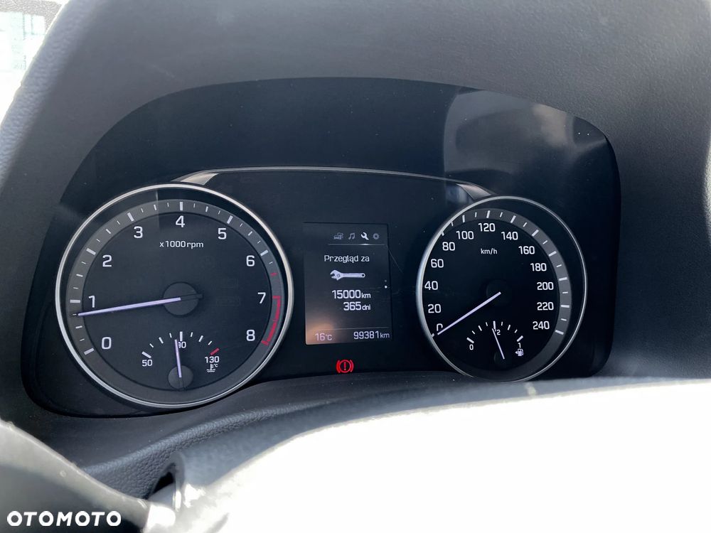 Hyundai Elantra 1.6 Comfort - 24