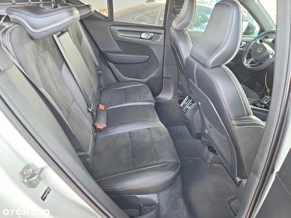 Volvo XC 40 T5 AWD R-Design - 9