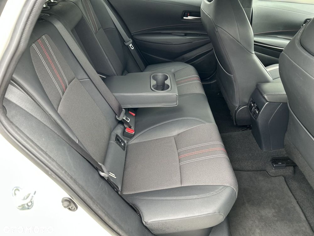 Toyota Corolla 2.0 Hybrid GR Sport - 17