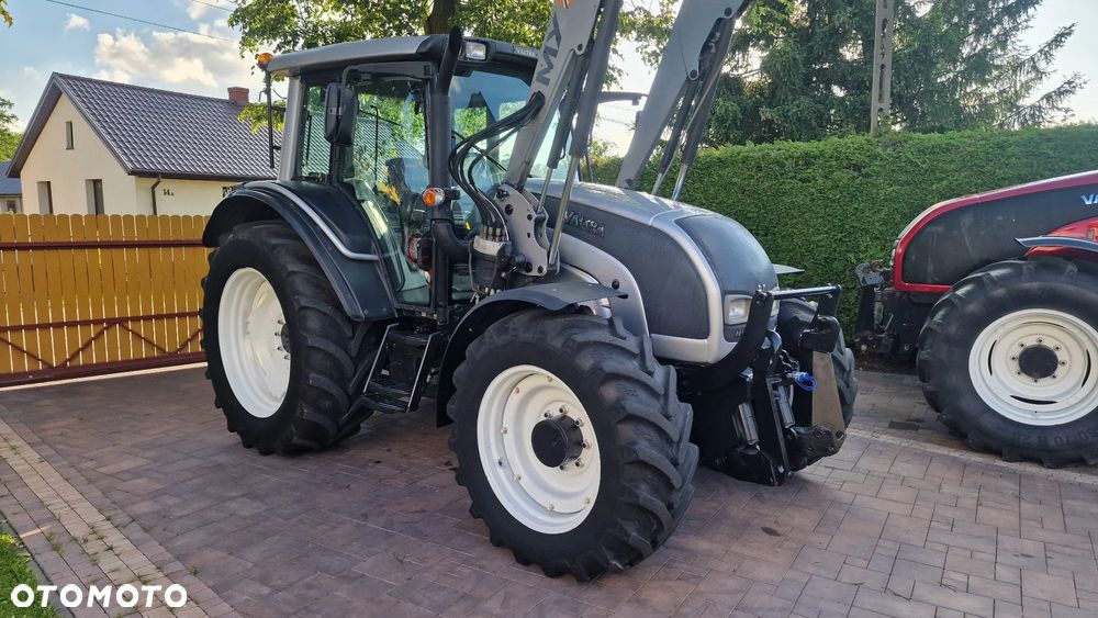 Valtra N121 HiTech, 130 koni, SISU 4cyl TURBO INTECOOLER, 141, 111, 101 - 21