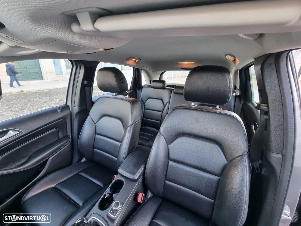 Mercedes-Benz B 180 d Urban - 11