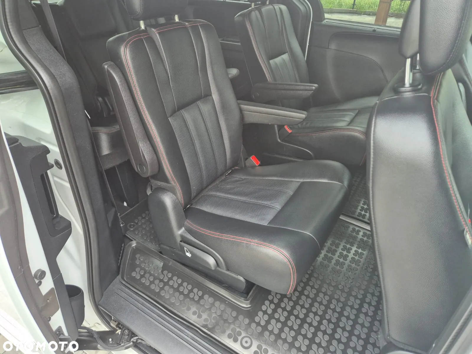 Dodge Grand Caravan 3.6 R/T - 17
