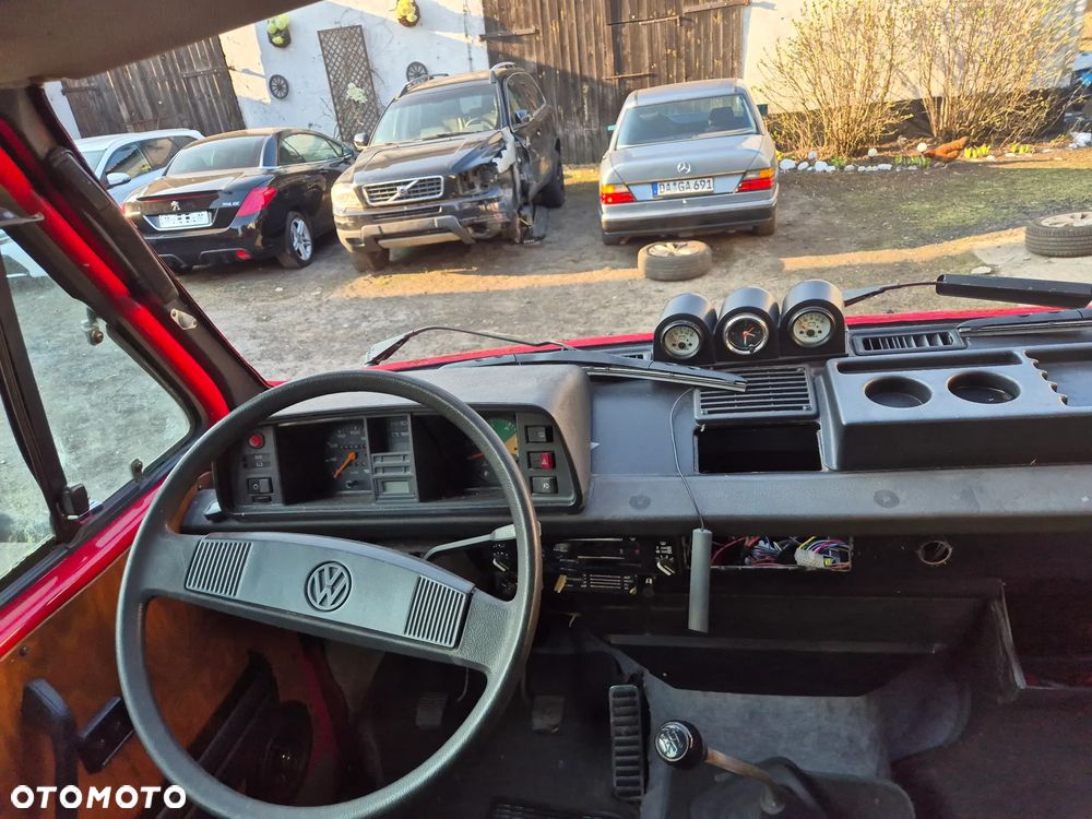 Volkswagen Transporter - 9