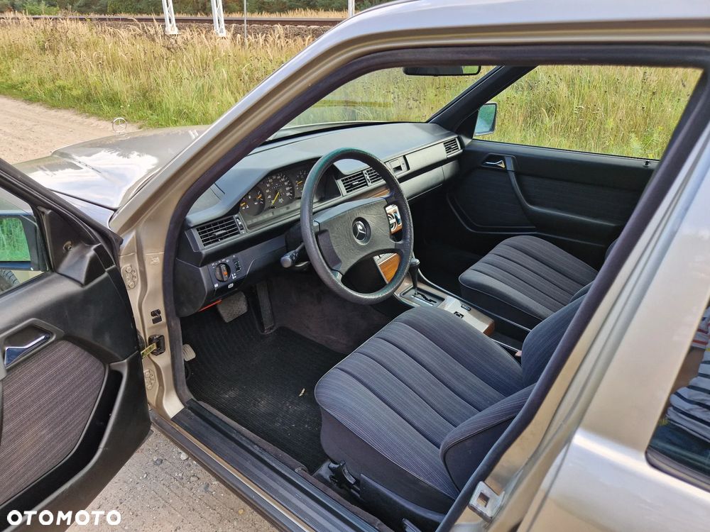 Mercedes-Benz W124 (1984-1993) - 11