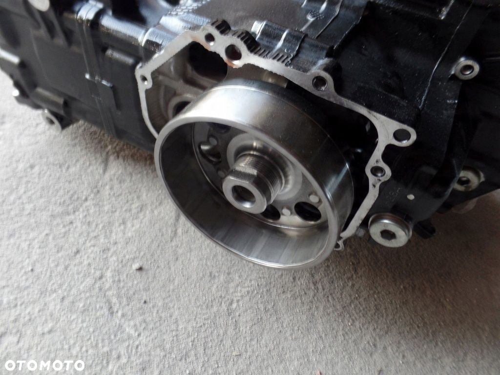 SILNIK SUZUKI GSR 600 - 4