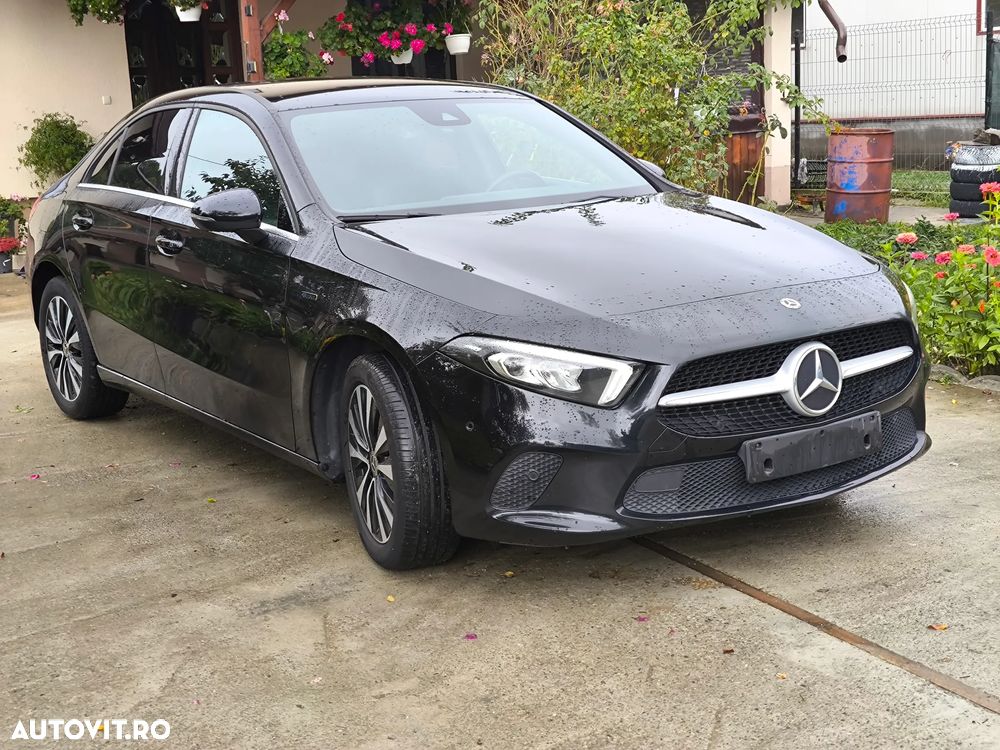 Mercedes-Benz A - 10