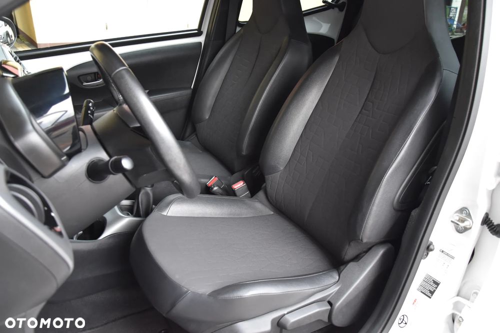 Toyota Aygo x-play club - 18