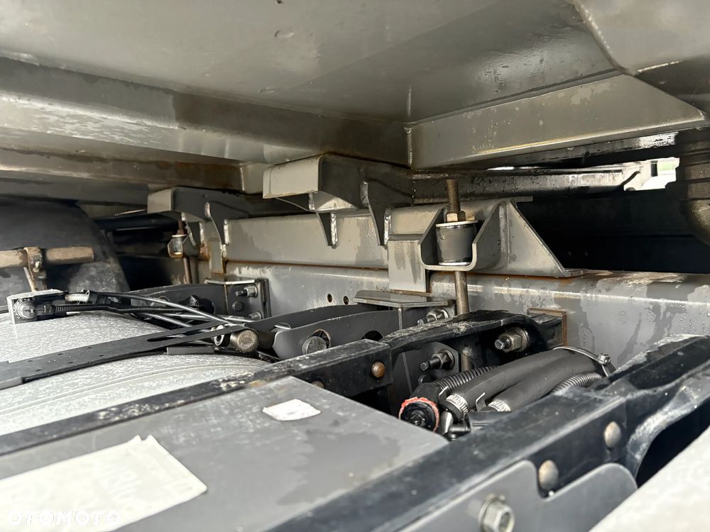 Volvo FM 330 EEV 6x2 / śmieciarka / 3 komory - 23