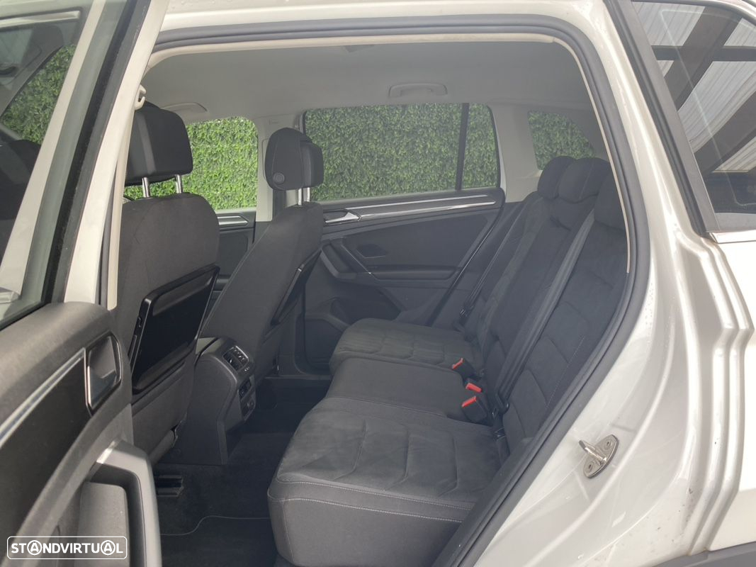 VW Tiguan 2.0 TDI R-Line DSG - 23