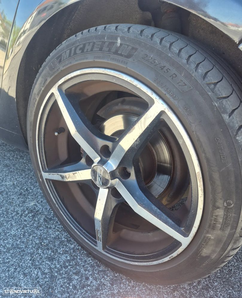 VW Golf 1.6 FSi Confortline - 4