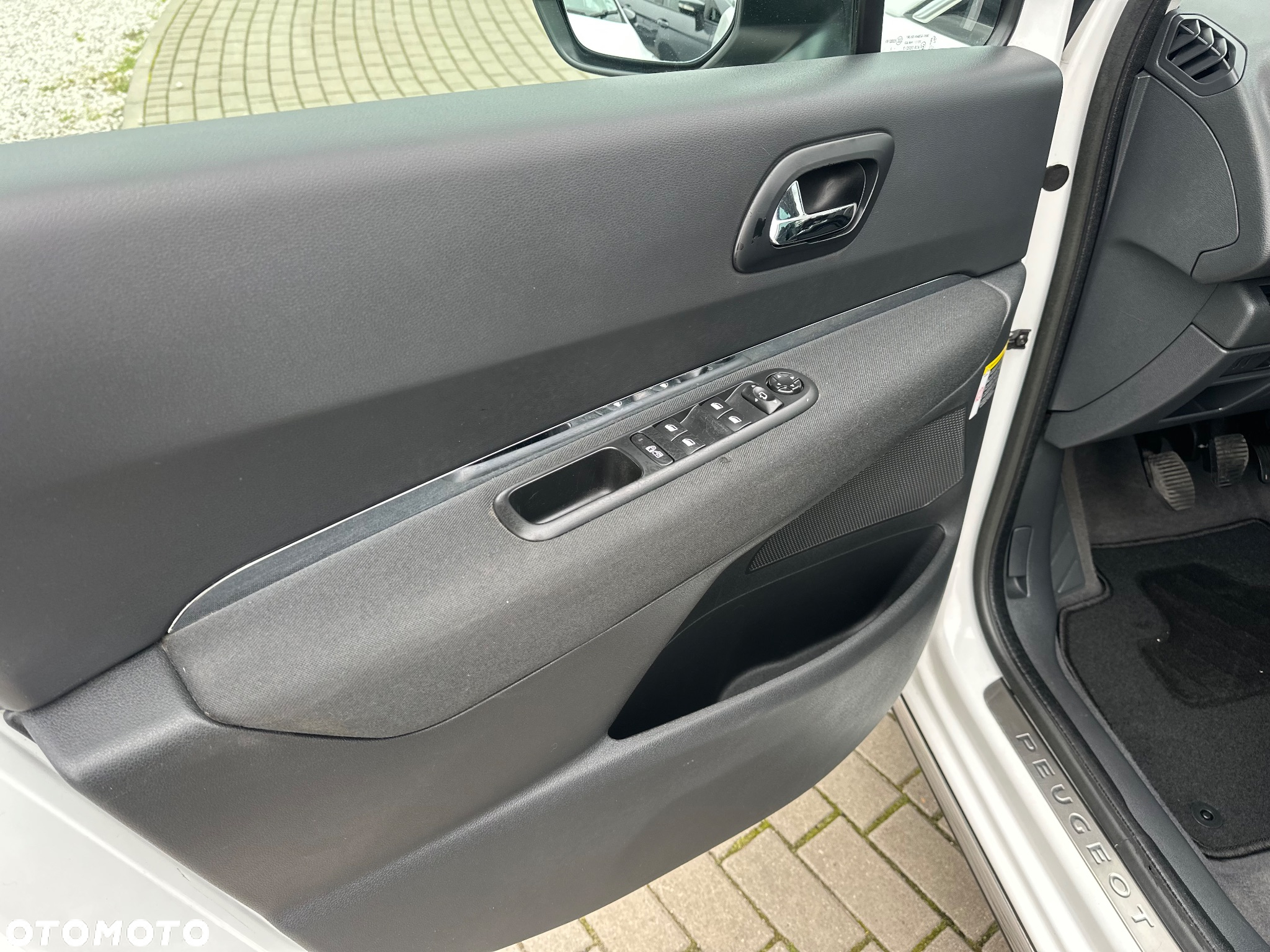 Peugeot 3008 HDi FAP 150 Platinum - 14