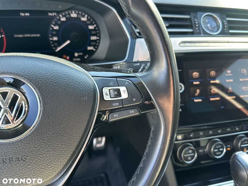 Volkswagen Passat - 31