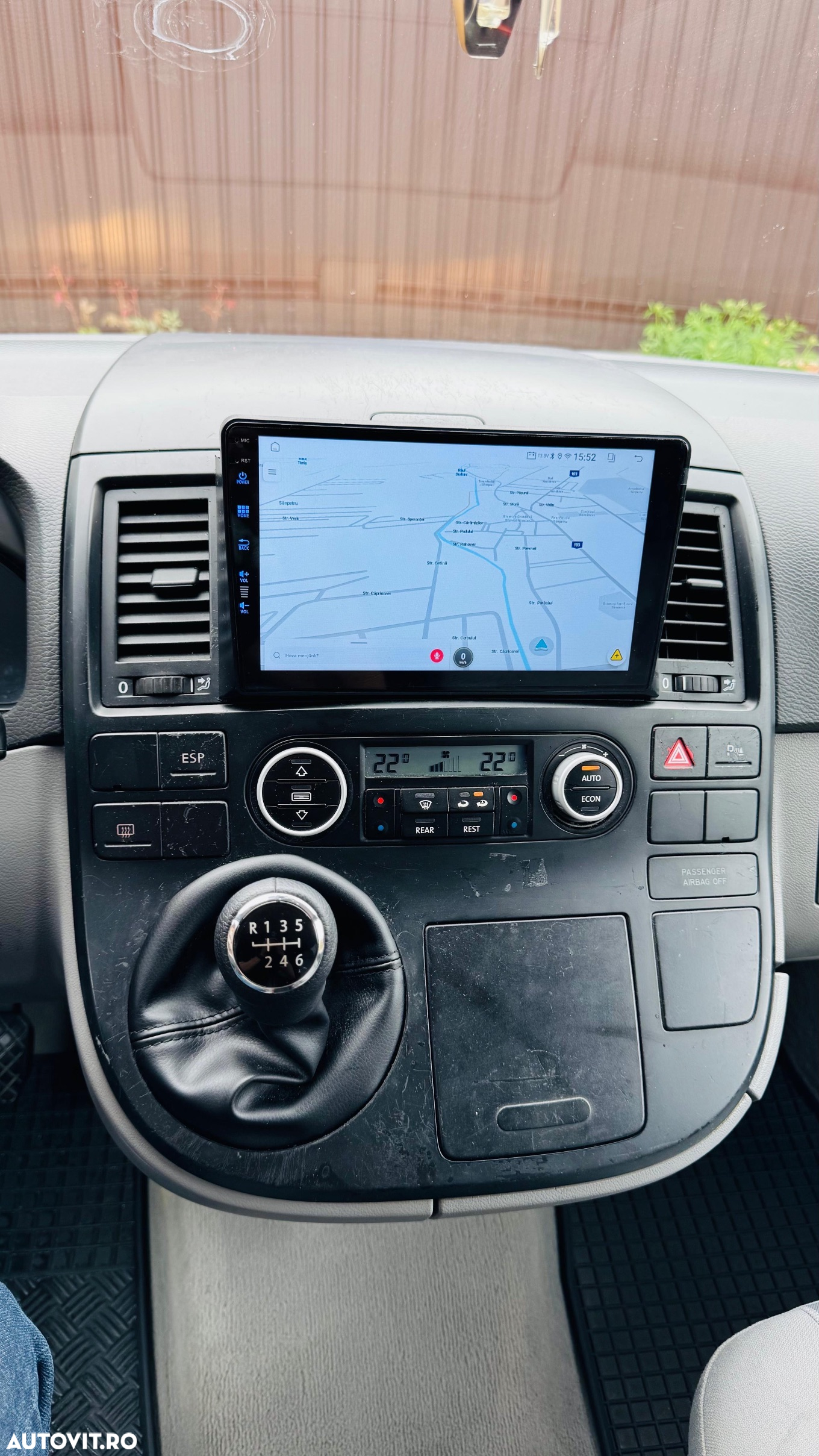 Volkswagen Multivan - 12