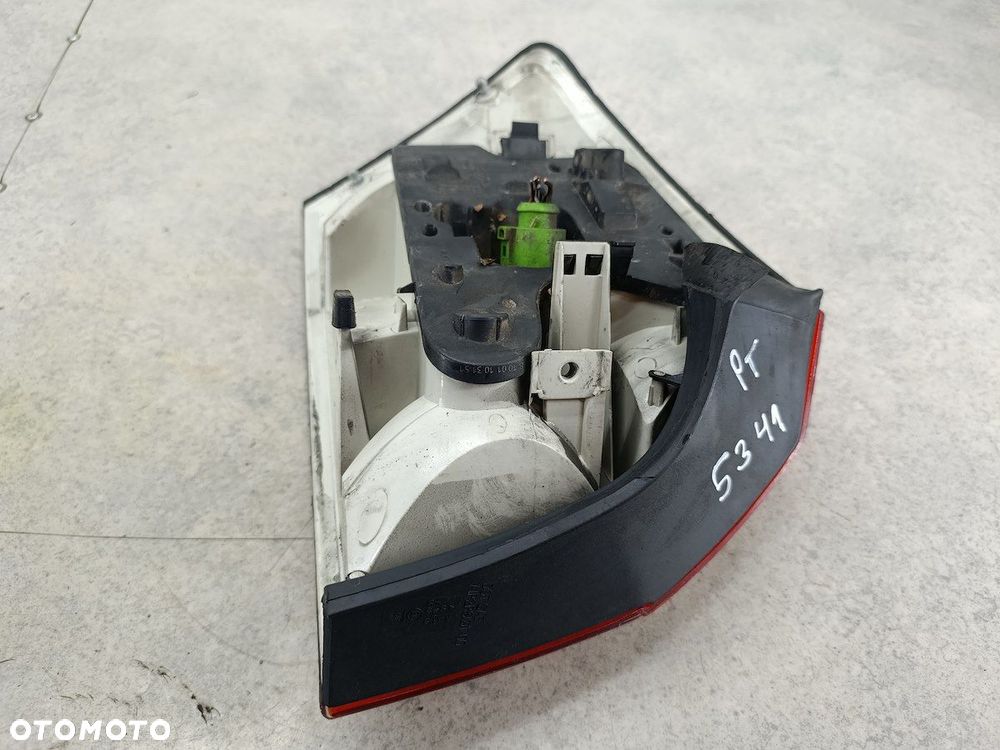 LAMPA TYLNA PRAWA AUDI A4 B6 SEDAN - 7