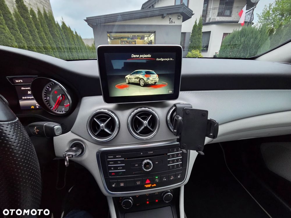 Mercedes-Benz GLA 200 (CDI) d 4Matic 7G-DCT AMG Line - 34