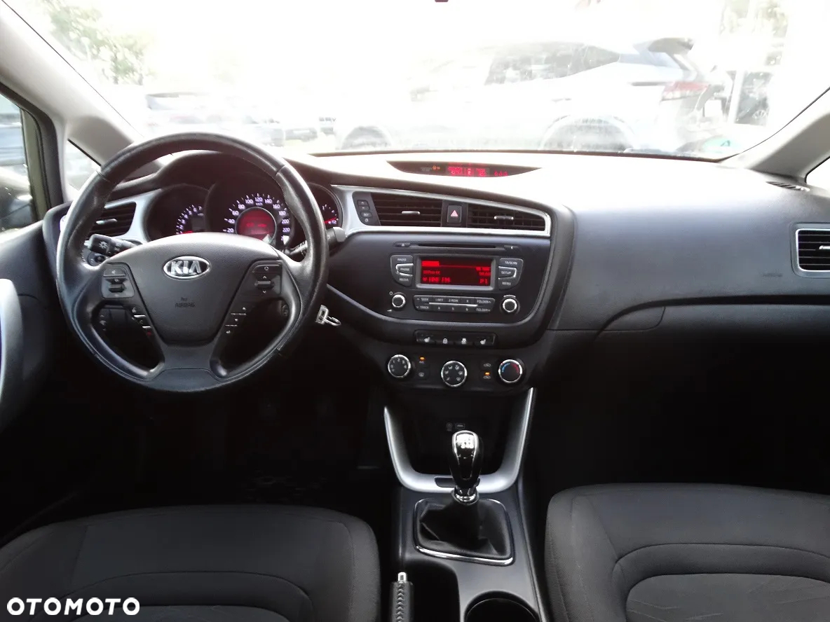 Kia Ceed - 12