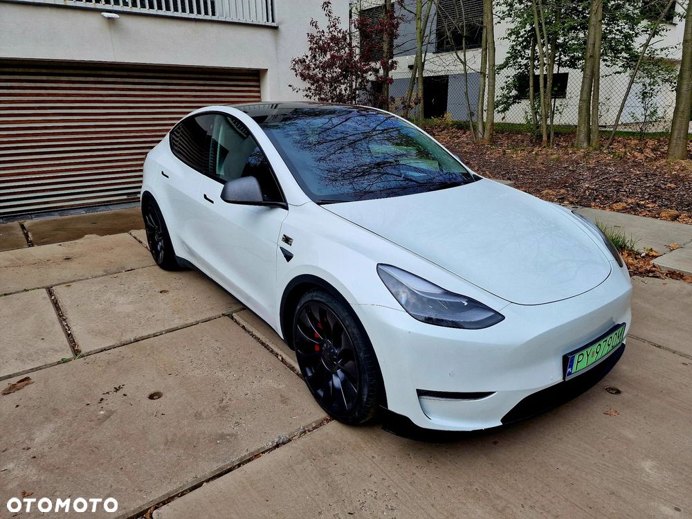 Tesla Model Y Long Range AWD - 10