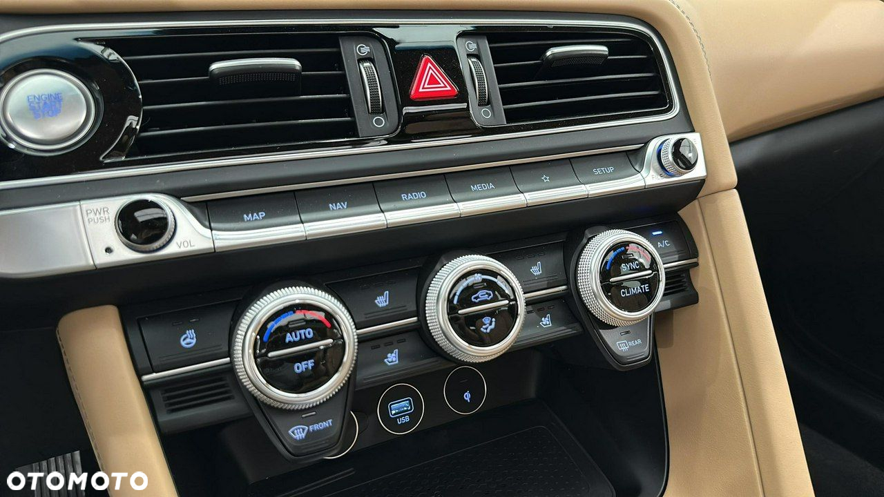 Genesis G70 - 28