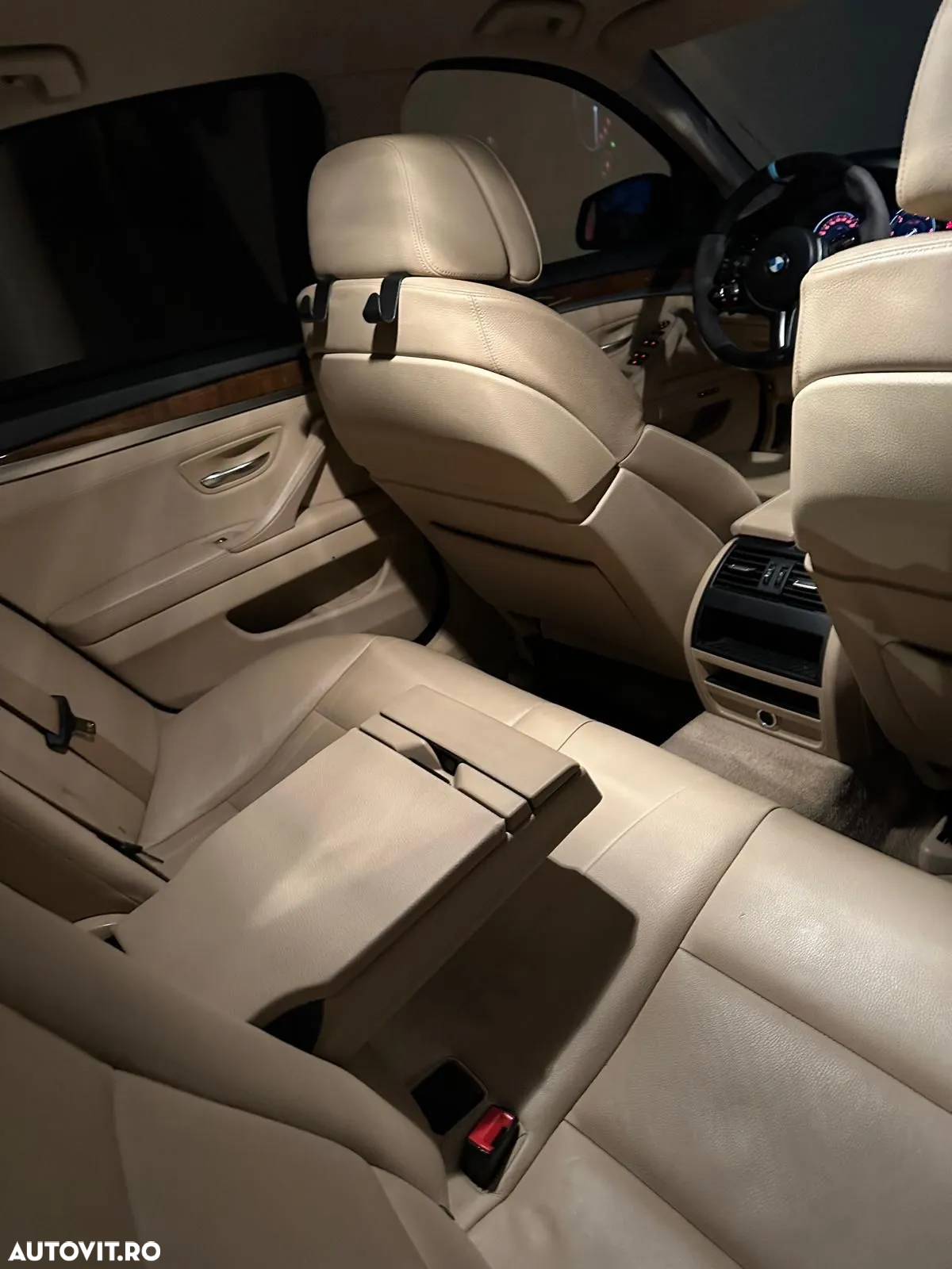 BMW Seria 5 525d Touring Aut. Luxury Line - 11