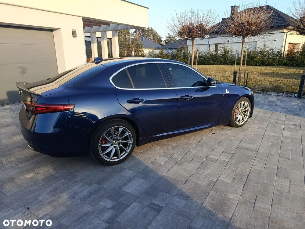 Alfa Romeo Giulia 2.0 Turbo 16V AT8 Veloce - 8