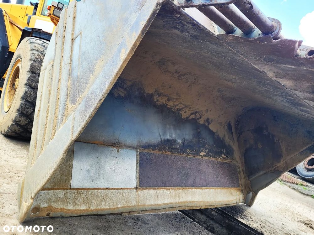 Volvo L180E - 12