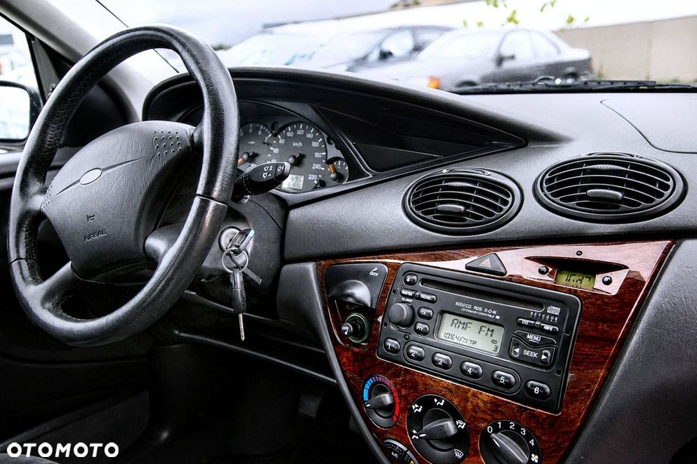 Ford Focus - 10