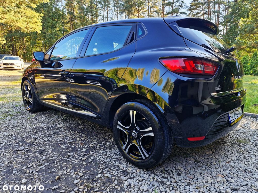 Renault Clio 1.2 16V 75 LIMITED - 13