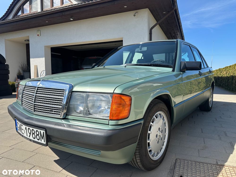 Mercedes-Benz W201 (190) - 1