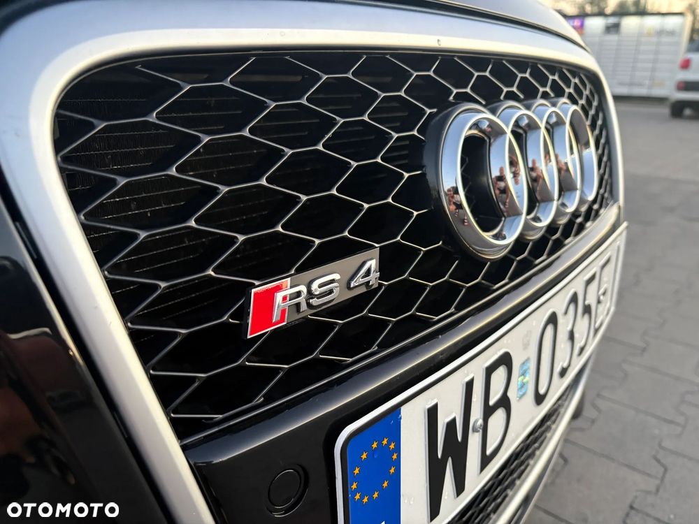 Audi RS4 Limousine - 11